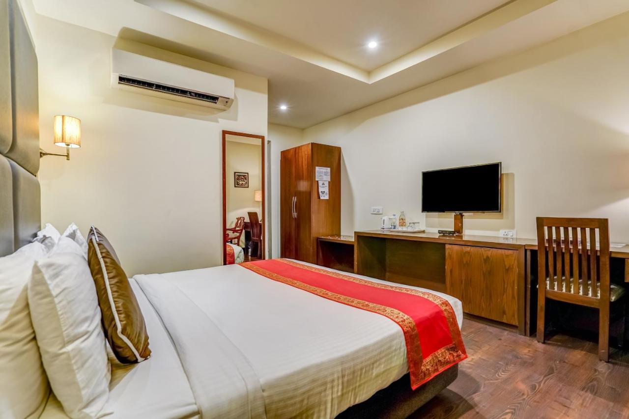 Townhouse 552Hotel Royal Court Джаландхар Экстерьер фото